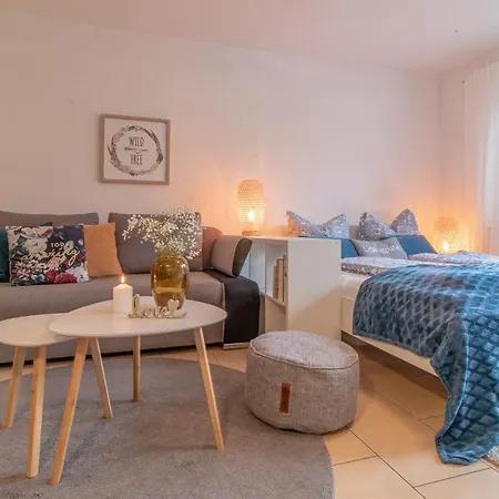 Modernes Im Gruenen I Balkon I Wlan I Stellplatz Apartment