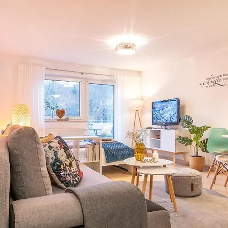 Apartment Modernes Im Gruenen I Balkon I Wlan I Stellplatz