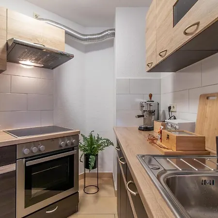 Apartment Modernes Im Gruenen I Balkon I Wlan I Stellplatz *