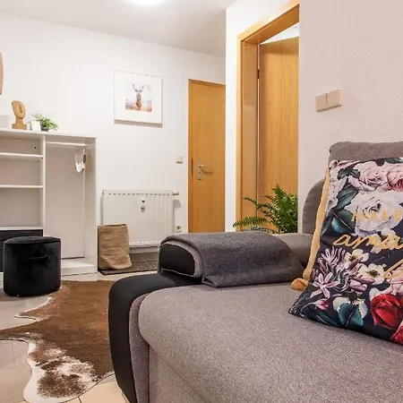 Apartment Modernes Im Gruenen I Balkon I Wlan I Stellplatz *